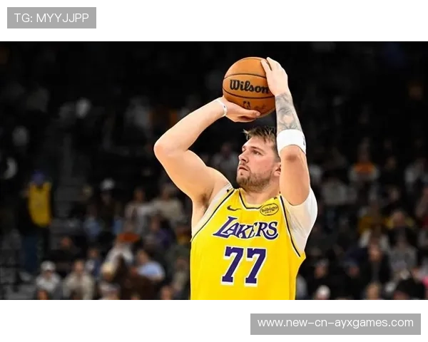 东契奇中距离精准,独行侠客场气势不减